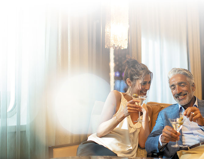 Lounges Abound: Finding your bar aboard Seven Seas Voyager®